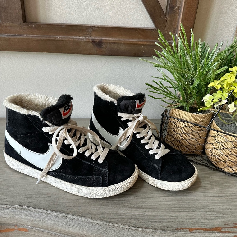 Nike Black and White suede fur lined Mid-Top Retro Sneakers